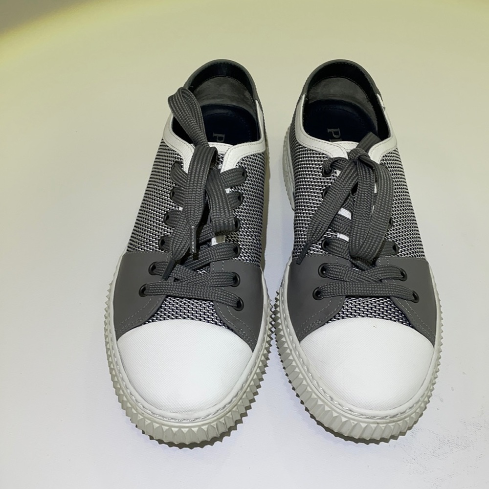 Prada sneakers SZ 7 (US 8)